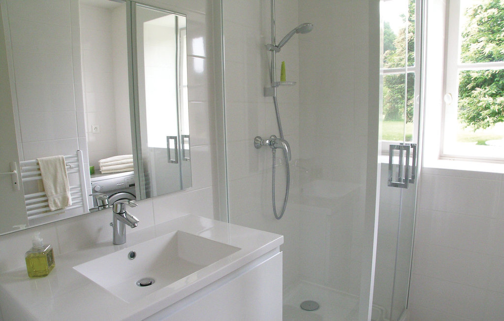 Maison de charme dans château XVIIe, jardin 200m² - Photo 10