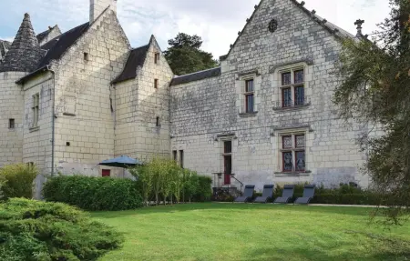 Maison du 12ème siècle avec vue sur vignes et château : photo 11