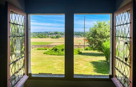Maison du 12ème siècle avec vue sur vignes et château : photo 16