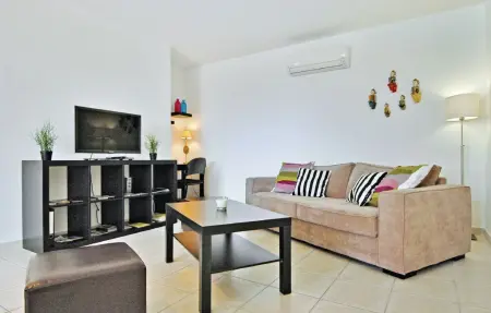 Villa avec piscine chauffée à Laudun-L'Ardoise : photo 2