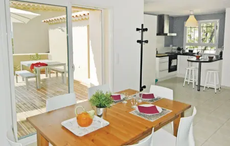 Villa avec piscine chauffée à Laudun-L'Ardoise : photo 3