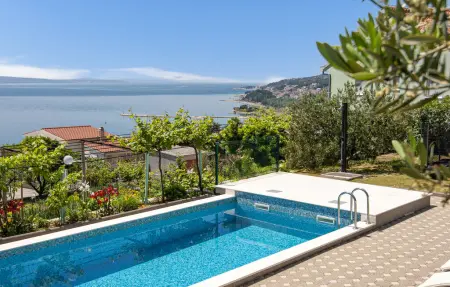 Location maison à Omis