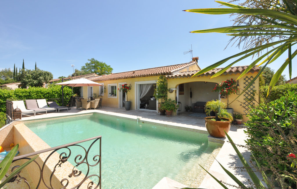Maison 3 chambres vue piscine à Bagnols en Forêt - Photo 1