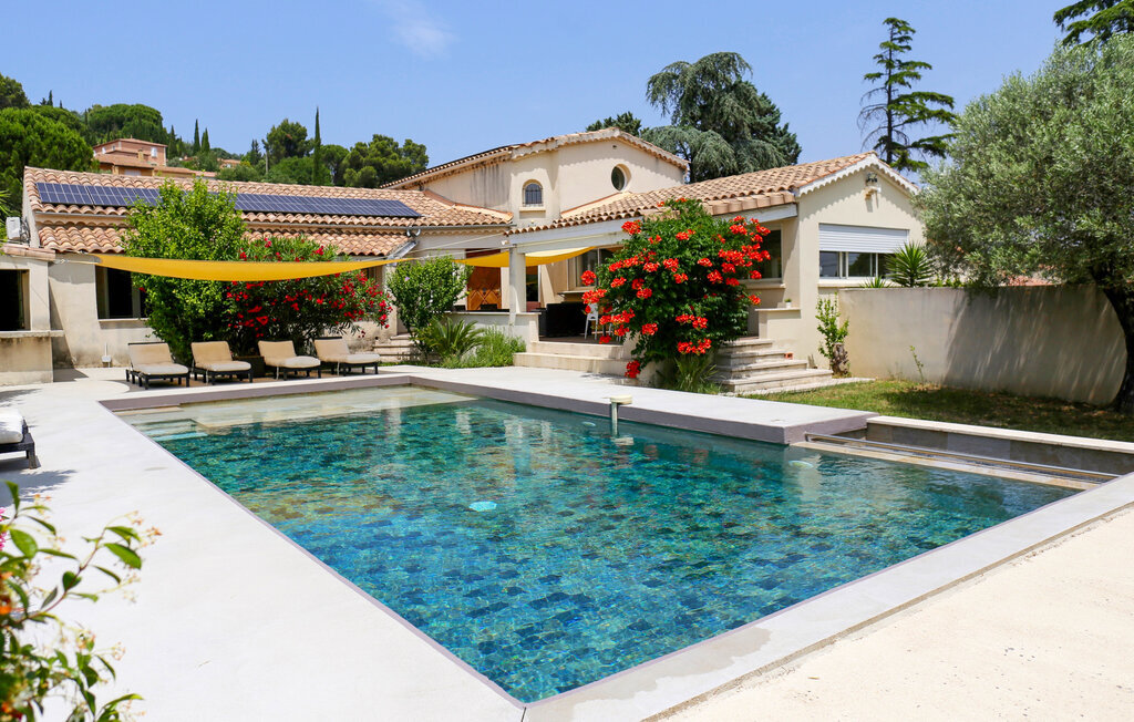 Maison contemporaine avec piscine privée à Rochefort - Photo 1