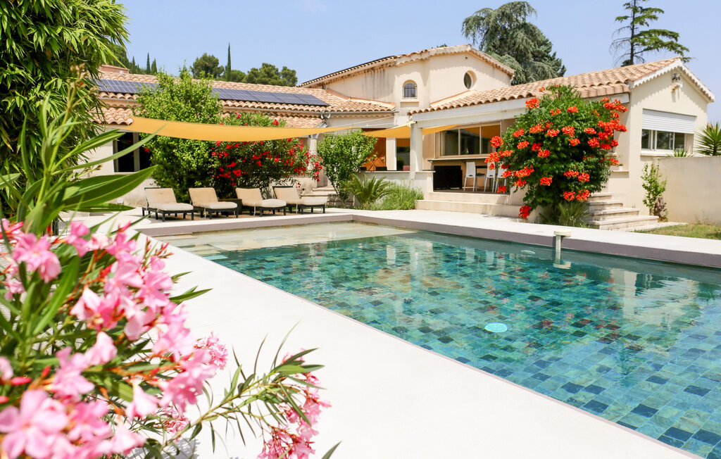 Maison contemporaine avec piscine privée à Rochefort - Photo 10