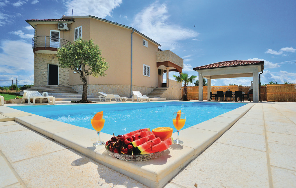 Maison 10 personnes à Pridraga - Photo 1