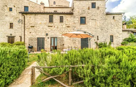 Casa di Sotto, appartement médiéval avec piscine près de Todi : photo 13