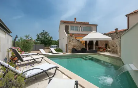 Location maison à Kavran