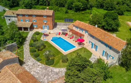 Location maison de vacances à Barban