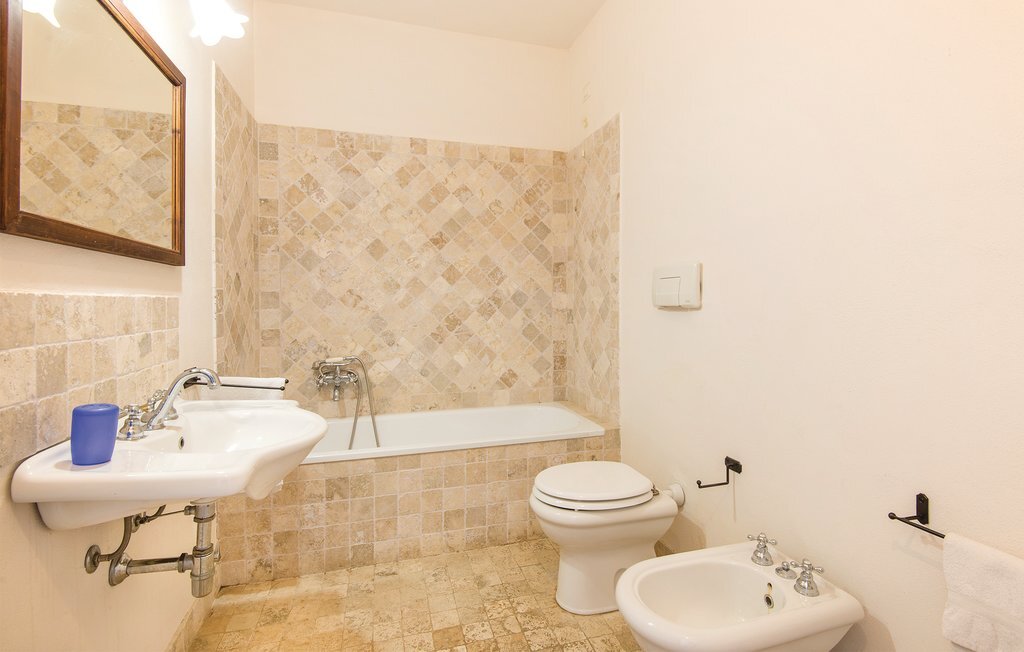 Appartement pierre XVIIe siècle avec vue piscine, San Vito in Monte - Photo 18