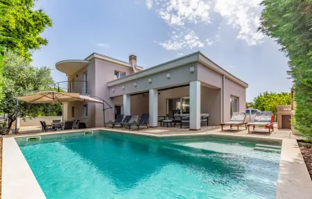 Location maison à Sisan