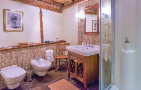 Ancienne ferme 12 personnes avec piscine d'eau salée à Suaux : photo 18