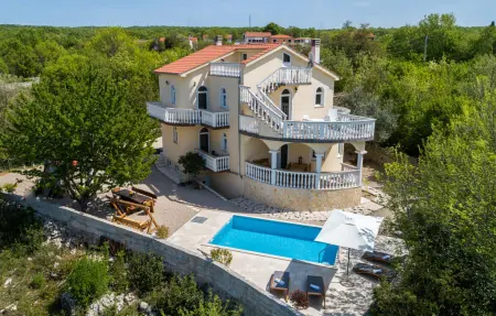 Location maison à Barusici