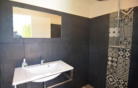 Maison 5 chambres avec piscine chauffée à Trets : photo 36