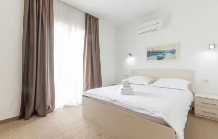 Location Maison 24 personnes à Mravince - Photo 5