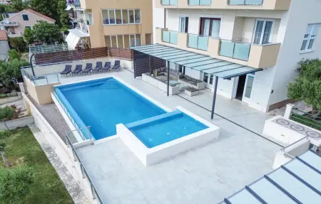 Location Maison 24 personnes à Mravince - Photo 11