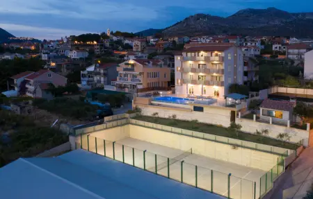 Location Maison 24 personnes à Mravince - Photo 24