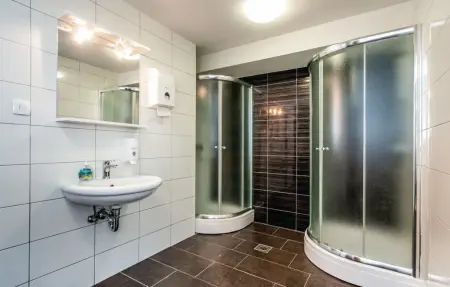 Location Maison 24 personnes à Mravince - Photo 50