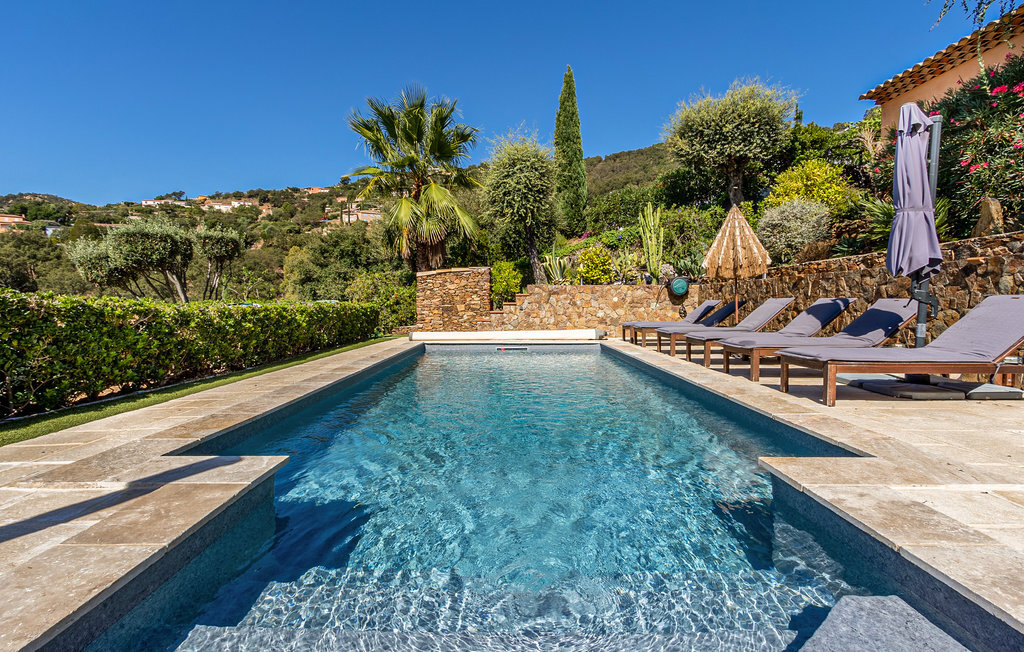 Villa vue mer à La Londe-les-Maures, piscine privée - Photo 10