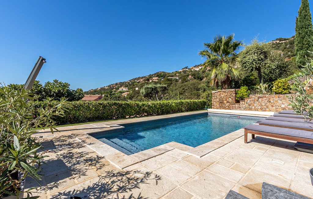 Villa vue mer à La Londe-les-Maures, piscine privée - Photo 11