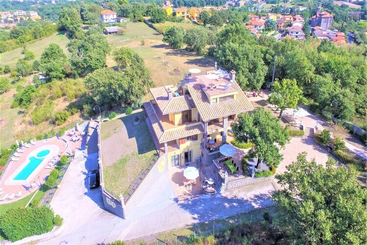 Villa Serenità : 16 personnes, piscine et 10 000 m² de jardins - Photo 8