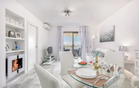 Appartement vue mer et montagne, 2 chambres, piscine commune à Mijas : photo 2