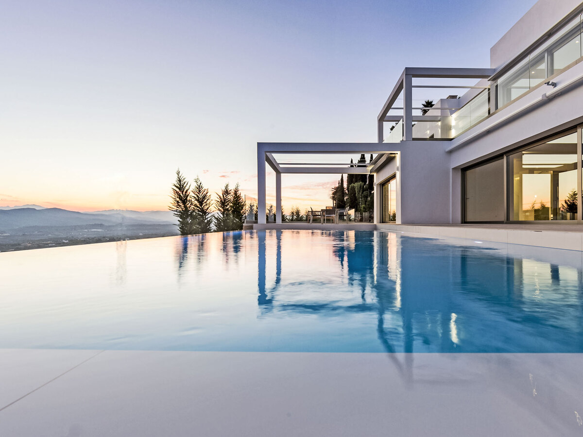 Villa Exorbo – 625 m², piscine chauffée et vue mer panoramique - Photo 2