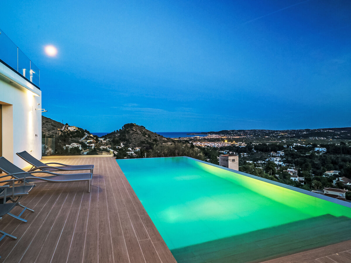 Villa Exorbo – 625 m², piscine chauffée et vue mer panoramique - Photo 4