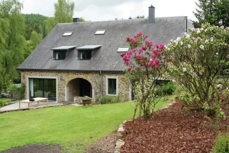 Location maison à Redu, Maison en Ardennes avec vue rivière et forêt