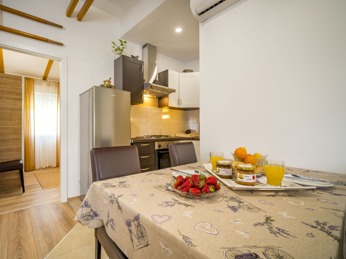 Maison Jozo avec piscine privée près d'Omiš - Photo 10