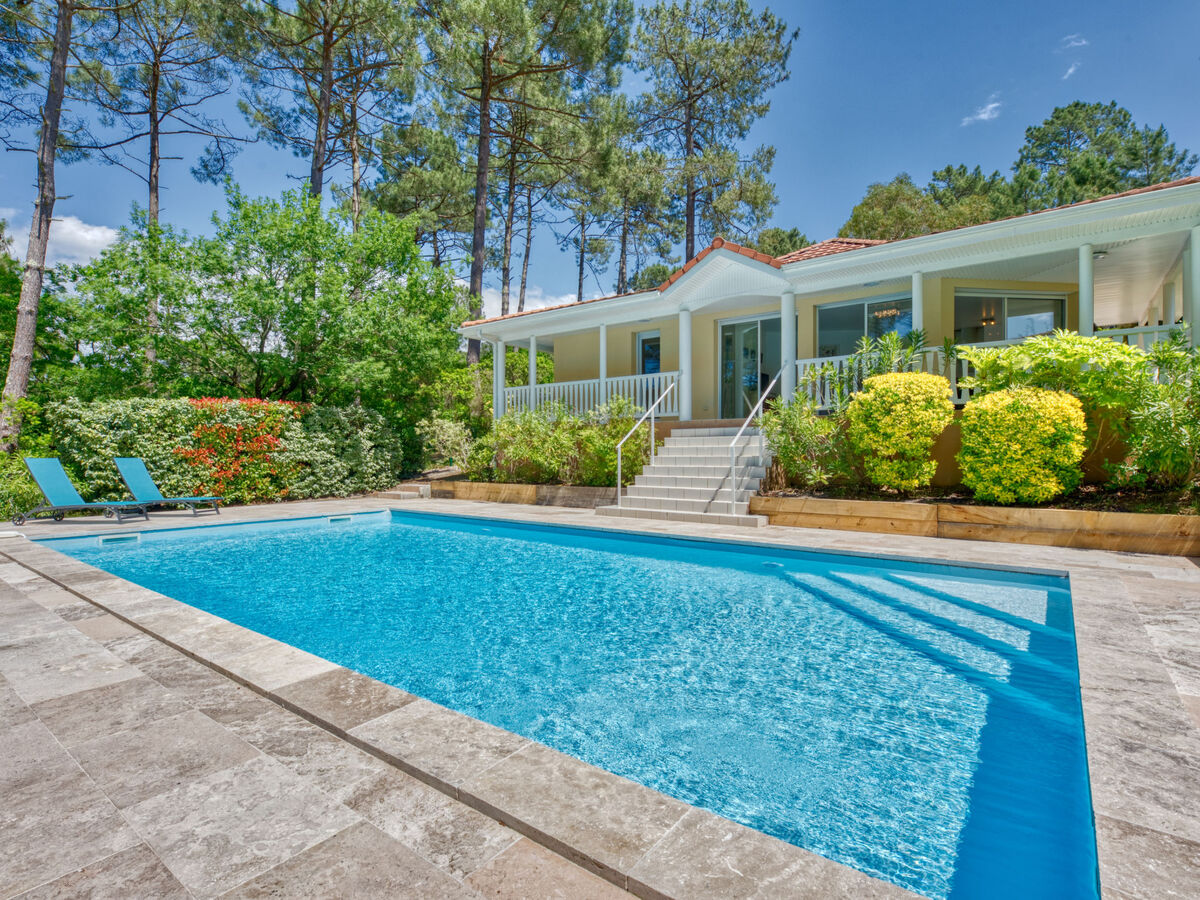 Villa Eden Parc à Lacanau : piscine et golf à proximité - Photo 1