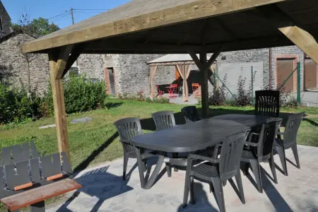Stone Lodge, Maison à Bastogne avec Sauna et Bain à Bulles - Photo 1
