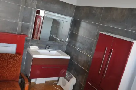 Stone Lodge, Maison à Bastogne avec Sauna et Bain à Bulles - Photo 14