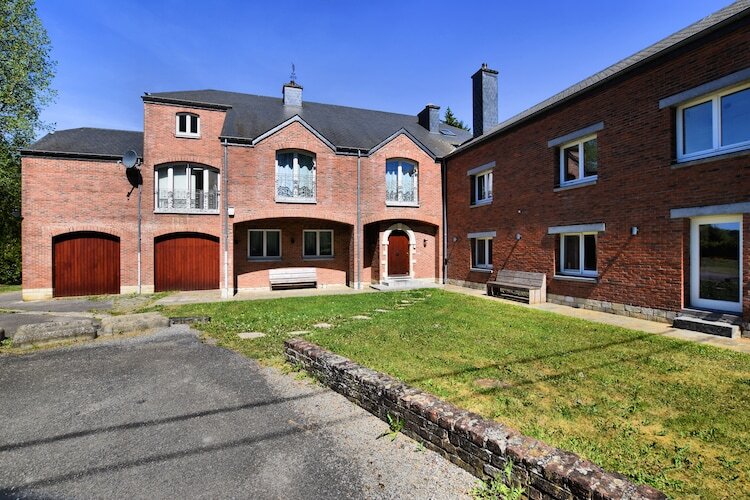 Villa Bord de Rivière à Durbuy, 28 pers, piscine - Photo 1