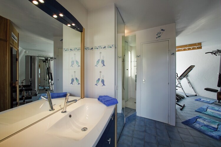 Villa d'architecte 500 m² vue 360° sur baie de Cannes - Photo 21