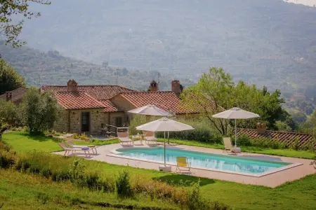 Location villa à Cortona, Villa à Cortona avec Piscine et Vue sur Chiana