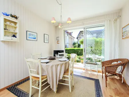 Appartement Jardins du Casino, Cabourg, 100m plage : photo 2