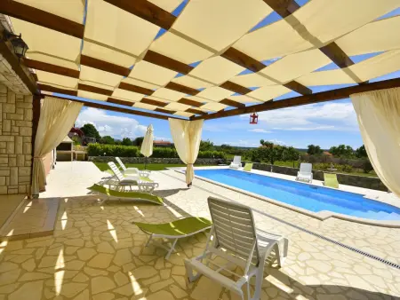 Maison Frane avec piscine chauffée à Biograd na Moru : photo 2