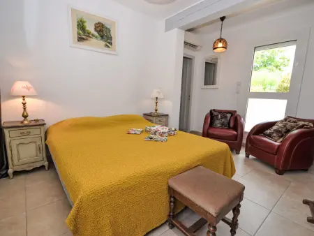 Villa Les Angevines, 180 m² piscine à Morières : photo 17