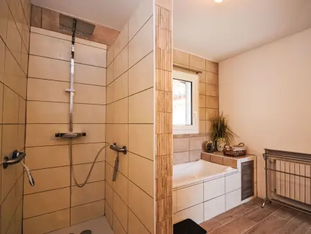 Villa Les Angevines, 180 m² piscine à Morières : photo 21