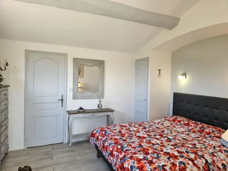 Villa Les Angevines, 180 m² piscine à Morières : photo 24