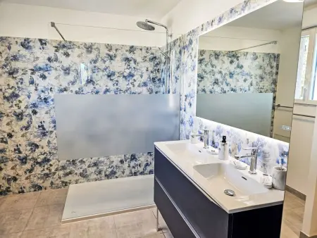 Villa Les Angevines, 180 m² piscine à Morières : photo 28