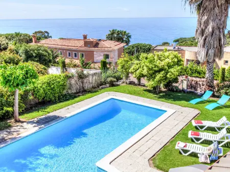 Location villa à Lloret de Mar, Maison Macedonia, qui séduira tous les amateurs de belle vue sur la mer