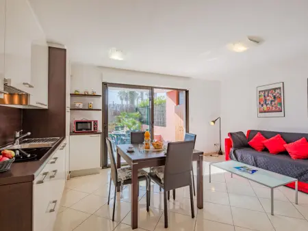 Appartement Santa Monica, 500 m de la mer à Fréjus : photo 4