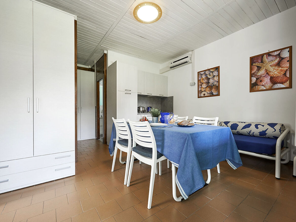 Bungalow 3 pièces à Baia Domizia, 250 m plage - Photo 2
