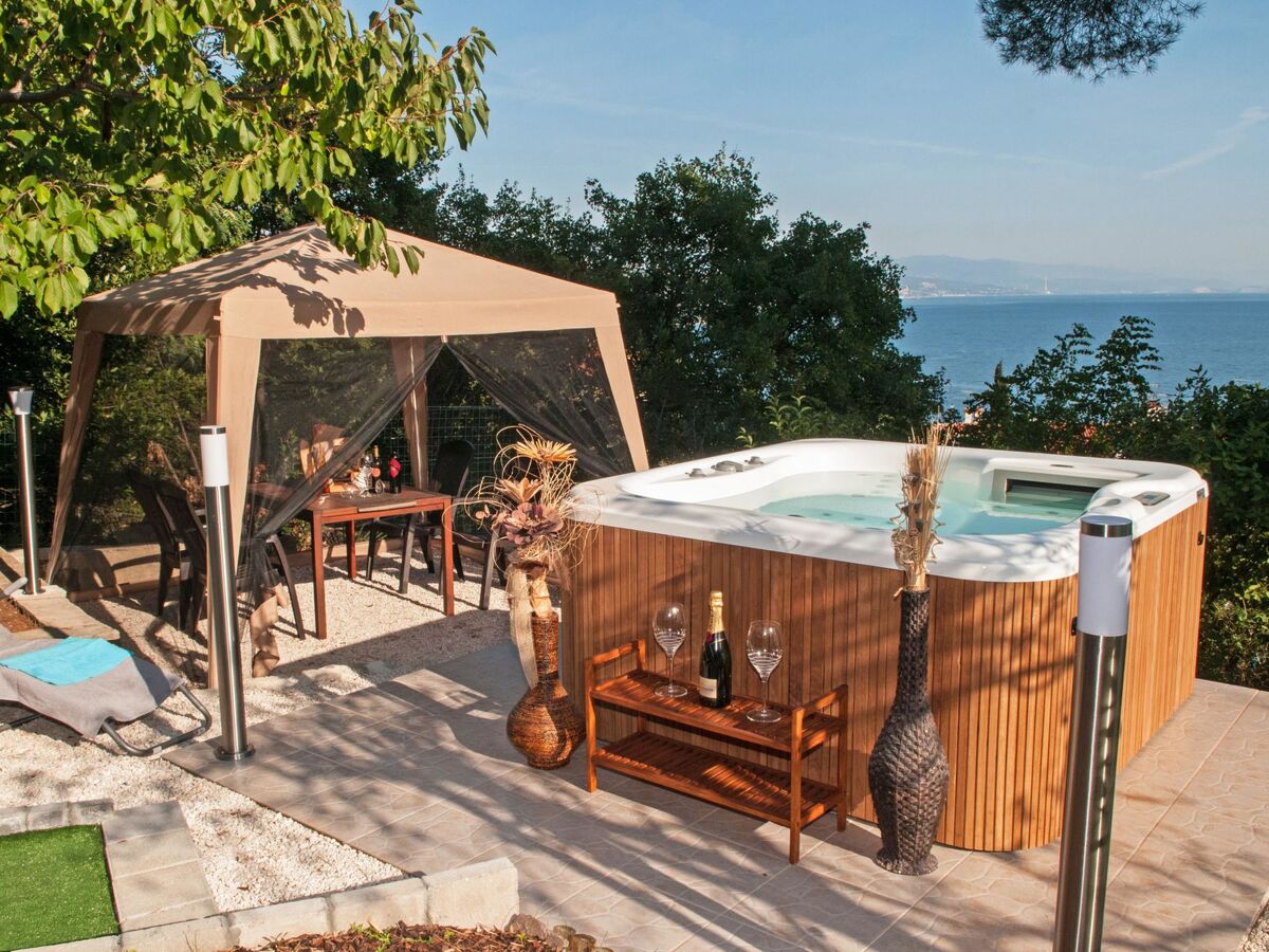 Maison moderne Volosko avec vue mer et jacuzzi - Photo 1