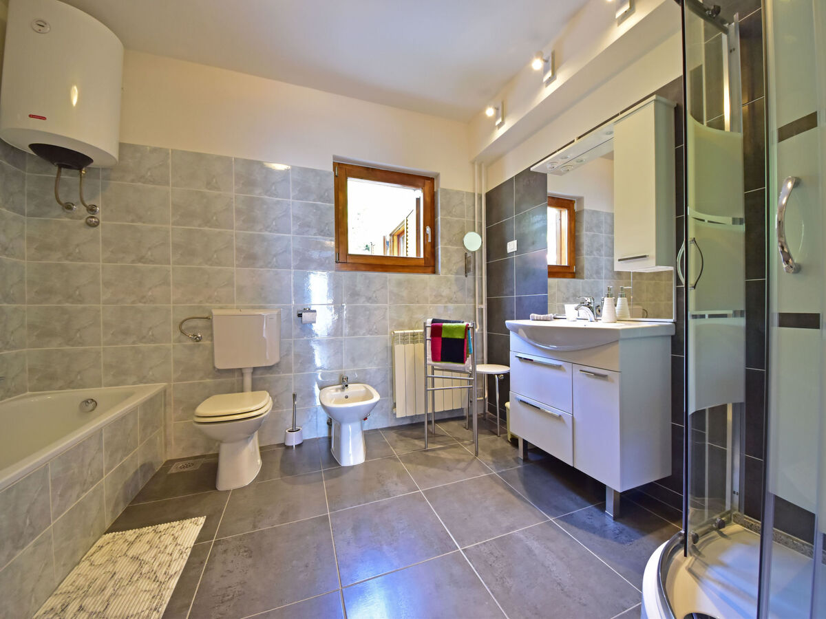 Maison moderne Volosko avec vue mer et jacuzzi - Photo 18