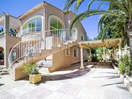 Villa Amber, petit havre de paix au coeur d’un jardin fleuri et ensoleillé - Photo 20