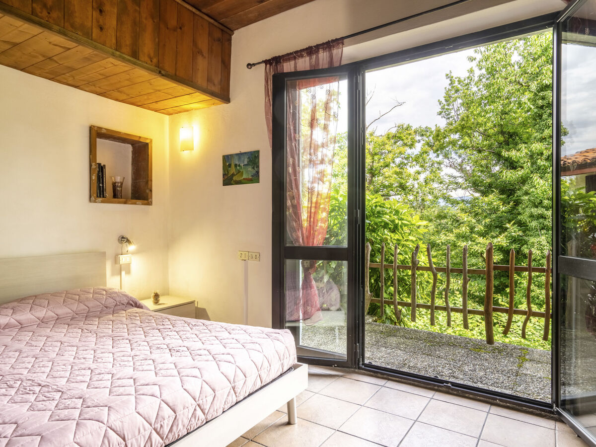 Casa nel Bosco à Leggiuno, 150 m du lac - Photo 8