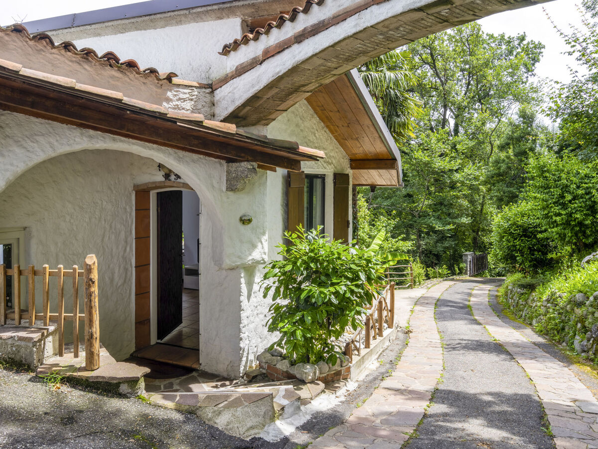 Casa nel Bosco à Leggiuno, 150 m du lac - Photo 13